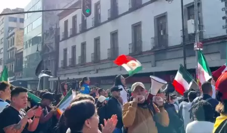 Manifestantes en las afueras de la Suprema Corte de Justicia de la Nacin