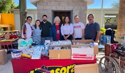 Entrega de medicamentos y material de curacin al Grupo Humanitario Mateo 25:35.