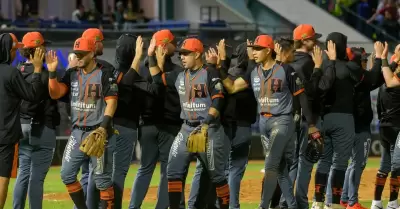 Naranjeros gana 4-3 a Caeros en extra innings