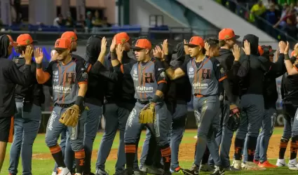 Naranjeros gana 4-3 a Caeros en extra innings