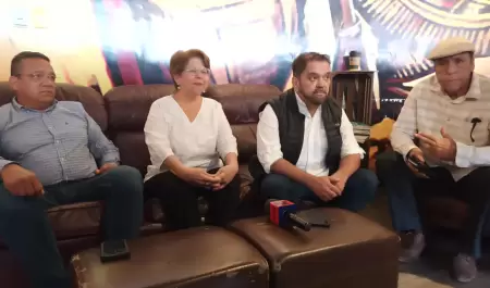 Panistas se manifiestan contra la reeleccin de Gildardo Real