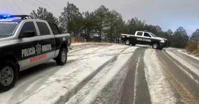 Cada de agua nieve en Mesa del Campanero, en el Municipio de Ycora.