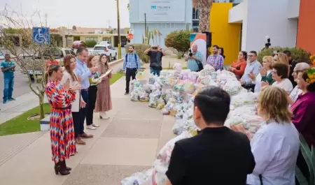 Entrega de apoyo a asociaciones civiles