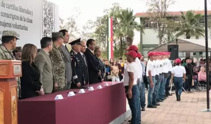 Entrega de cartillas militares