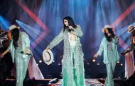 VIDEO: Laura Pausini sufre aparatosa cada en pleno concierto