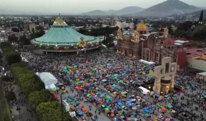 Aspectos de la baslica de Guadalupe donde llegan miles de fieles a ver a la Gua