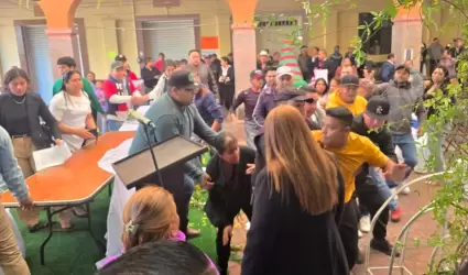 Alcalde se escapa en su toma de protesta