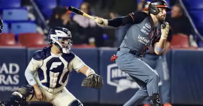 Naranjeros vencen a sultanes de Monterrey