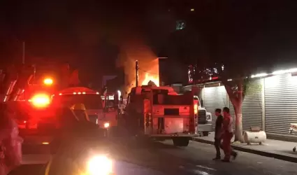 Incendio de dulcera en Navolato