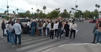 Bloqueo en cruce de Luis Encinas y Rosales