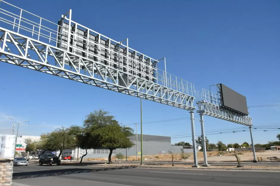 Arcos de seguridad vial con pantallas Led