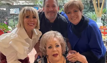 Silvia Pinal y su familia