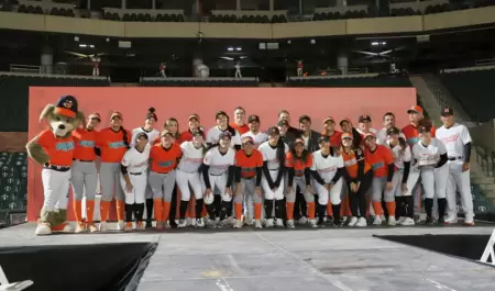 Equipo femenil de Softbol de los Naranjeros de Hermosillo