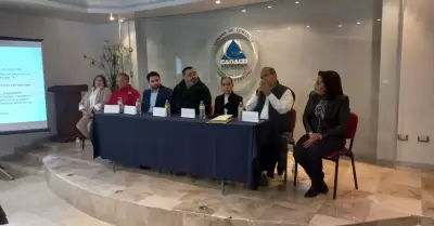 Dueos, trabajadores y representantes sindicales de guarderas subrogadas del IM