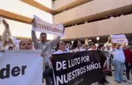 VIDEO: "Fuera Rocha!" Manifestantes irrumpen en Palacio de Gobierno de Sinaloa