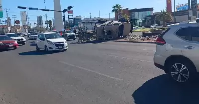 Volcadura Hermosillo / Accidente vial