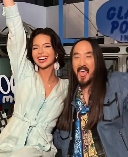 ngela Aguilar y Steve Aoki