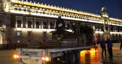 Colocan vallas metlicas en Palacio Nacional, previo a manifestaciones del 8M