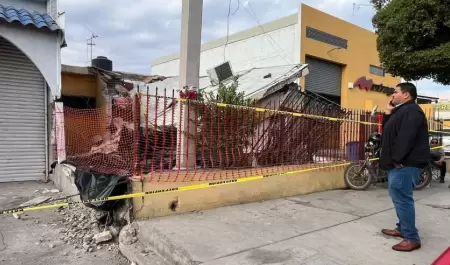 Carlos Sosa, visita a familia afectada por accidente de camin urbano