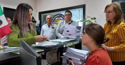 Staus entrega emplazamiento a huelga