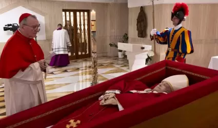 Fretro con el cuerpo del papa Francisco