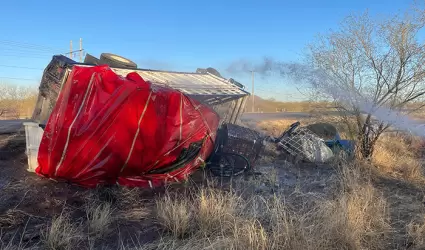Vuelca camin con presunto "huachicol"