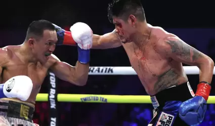 Emanuel "Vaquero" Navarrete frente a Charly Suárez