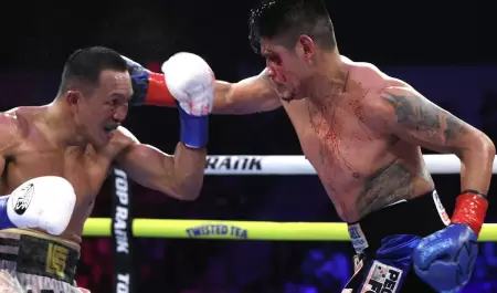 Emanuel "Vaquero" Navarrete frente a Charly Surez