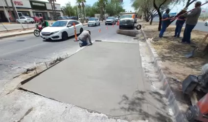 Concreto daado en el bulevar Colosio