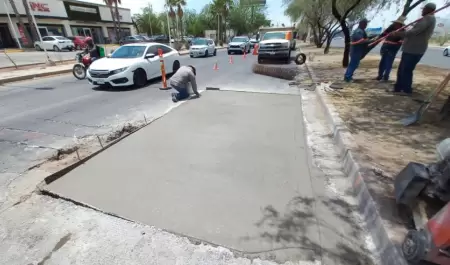 Concreto daado en el bulevar Colosio