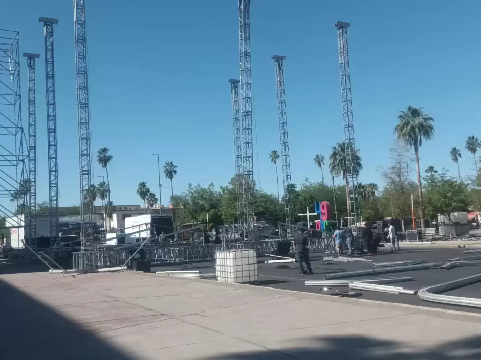 Avenida Rosales por Fiestas del Pitic