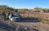 Volcamiento en la entrada al ejido Mesa del Seri deja tres personas lesionadas