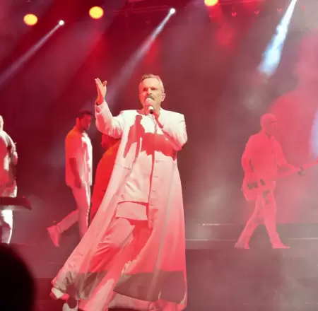 Miguel Bosé