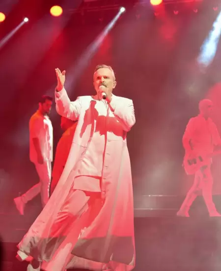 Miguel Bosé