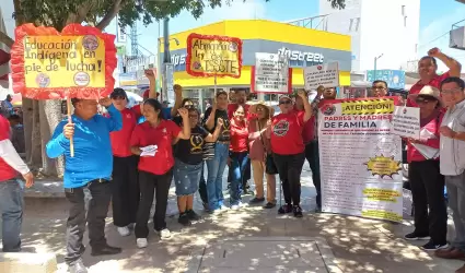 Protestas en Hermosillo de maestros federalizados