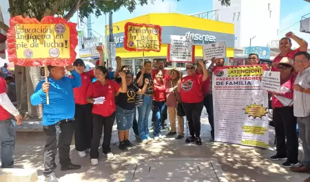 Protestas en Hermosillo de maestros federalizados