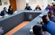 Colectivo del caso Ayotzinapa se rene con Rosario Piedra