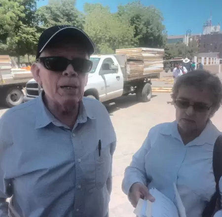 Vecinos de la colonia Centenario