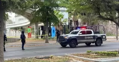Dejan cabeza humana frente a zoolgico de Culiacn