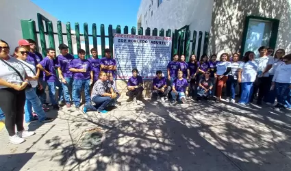 Manifestacin de padres de familia y jvenes sobrevivientes del incendio en la G