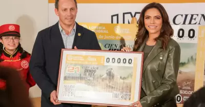 Liga Mexicana de Beisbol devela billete conmemorativo de la Lotería Nacional