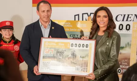 Liga Mexicana de Beisbol devela billete conmemorativo de la Lotera Nacional