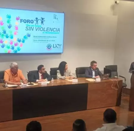 Foro "Por un futuro sin violencia ni reclutamiento"