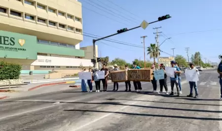 Padres protestan en el HIES