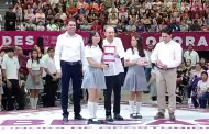Entregan en Hermosillo ms de siete mil becas para educacin bsica