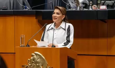 Lorenia Valles