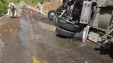 Volcamiento de pipa que transportaba material peligroso