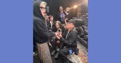 Kelly Osbourne y Sid Wilson se comprometen