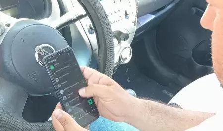 Uso de celular mientras manejas.