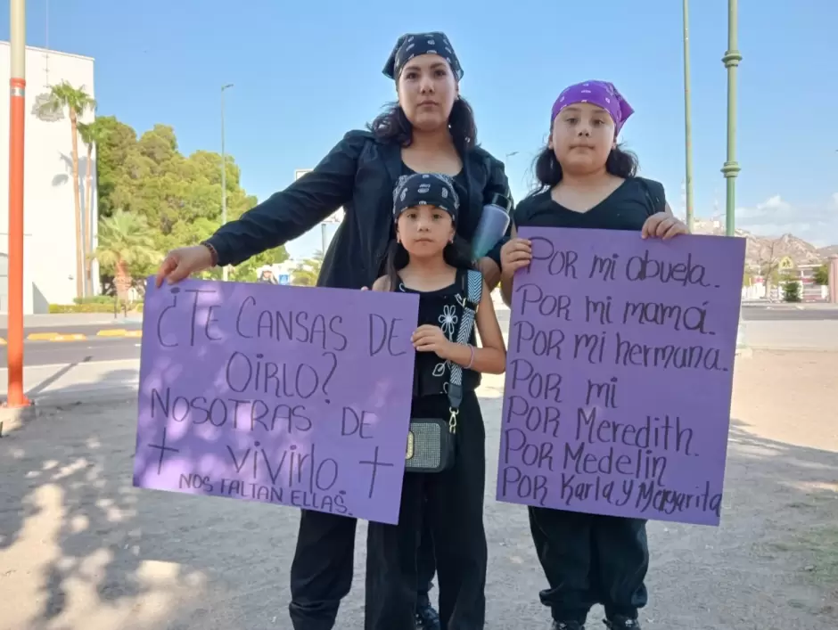 Claudia Hernndez y sus hijas.